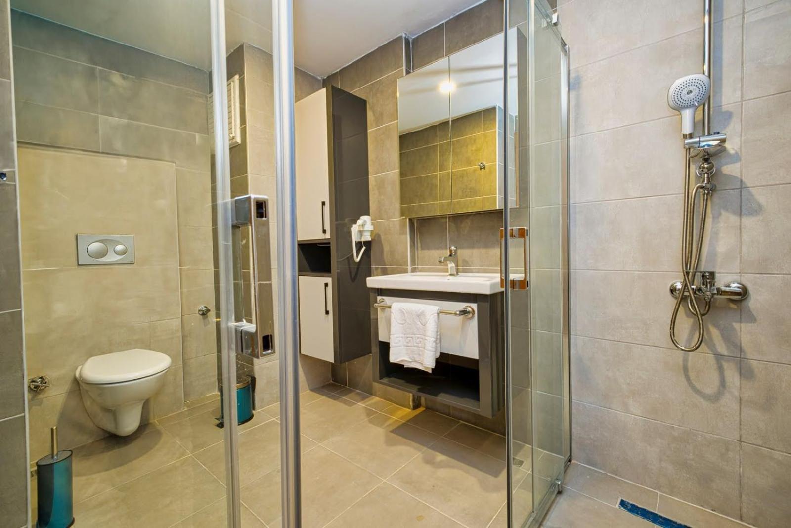 Laristone Suite Spa Hotel Aksu  Extérieur photo