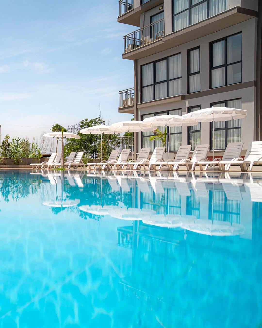 Laristone Suite Spa Hotel Aksu  Extérieur photo
